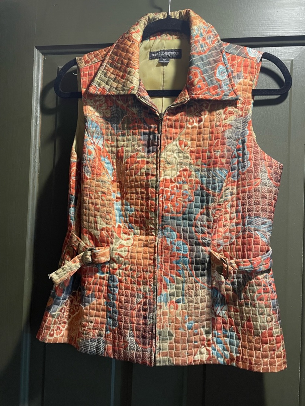 Petite Sophisticate Quilted Floral Zip Vest in Coral Blue Cream